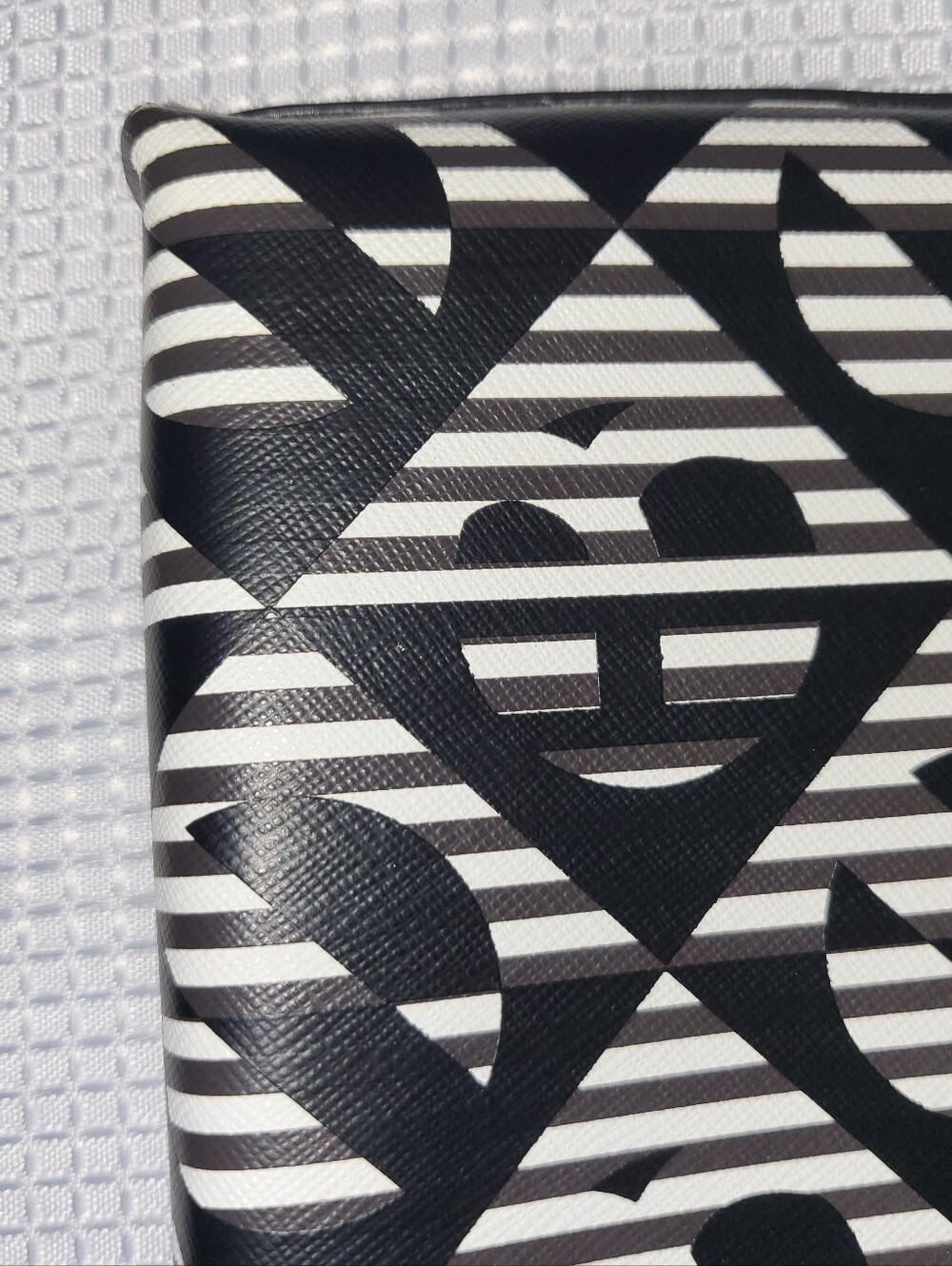 Henri Bedel Monochrome Geometric Large Zip Pouch - Picture 7 of 13